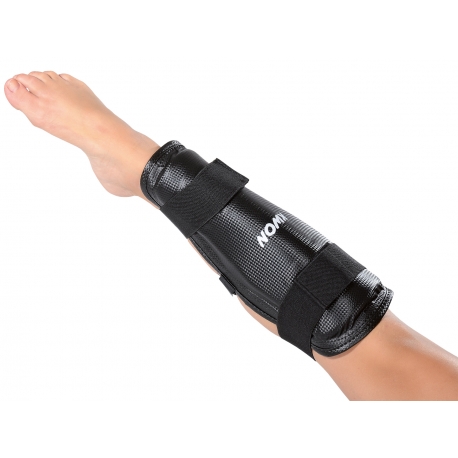 Chránič holeně na taekwondo KWON Evolution WT černý